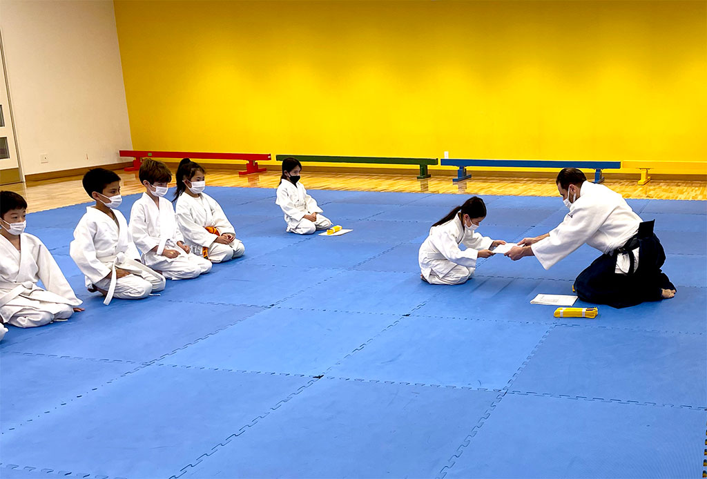 Les élèves du club d'aïkido de Saint Maur promus ceinture jaune !