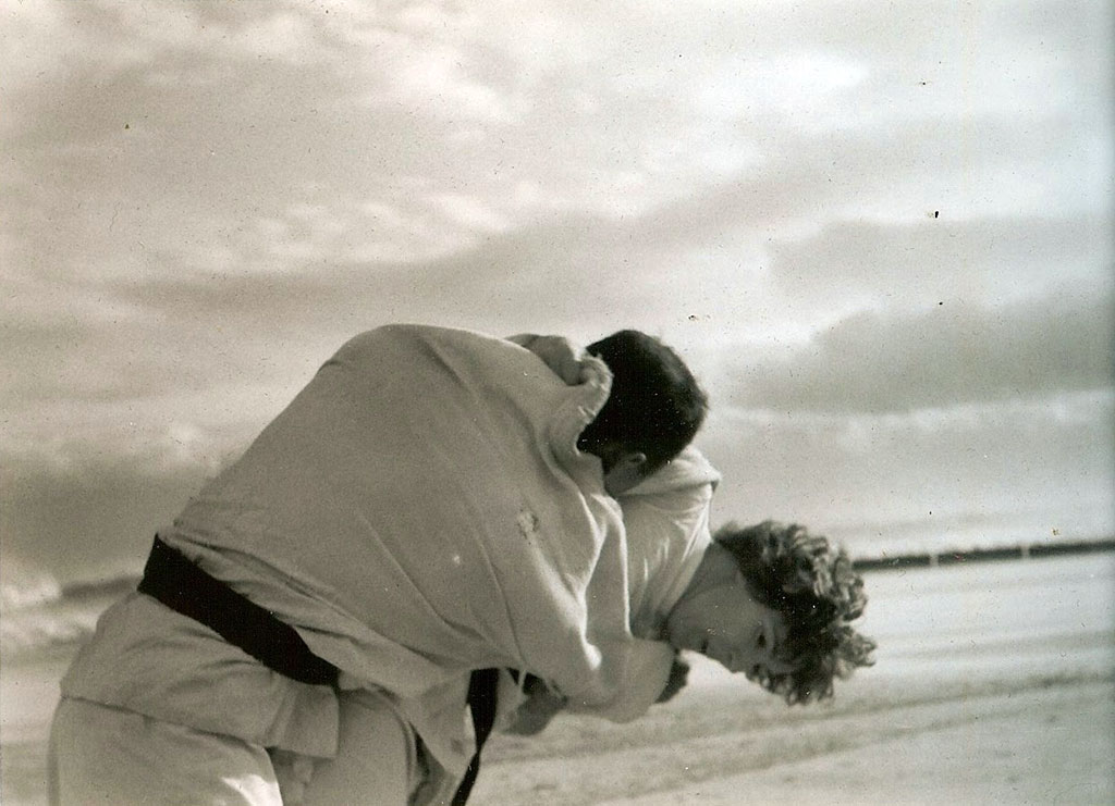 メイヒューとフジケンイ（チ柔道三段）、ロッカウェイビーチ、1960年9月12日。